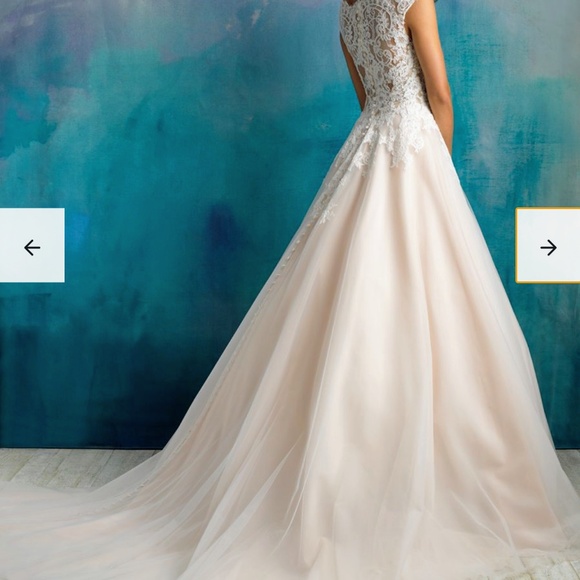 Wedding Dress - Picture 3 of 3